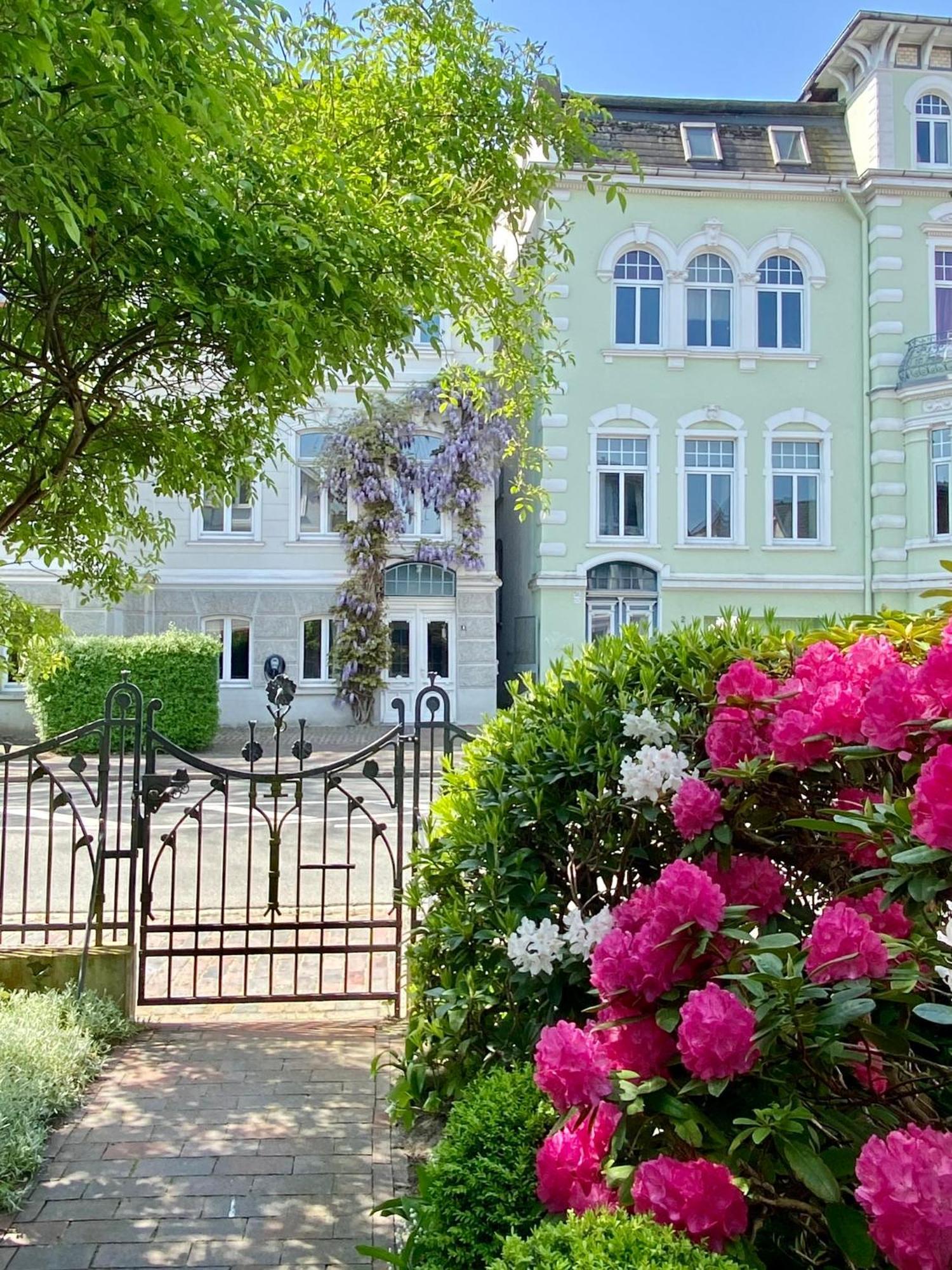 Ruhige Wohnung In Zentral Gelegener Gruenderzeitvilla Oldenburg Exterior foto